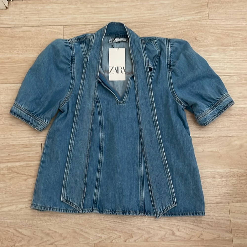 Zara NWT Denim neck tie and puffy sleeves size S